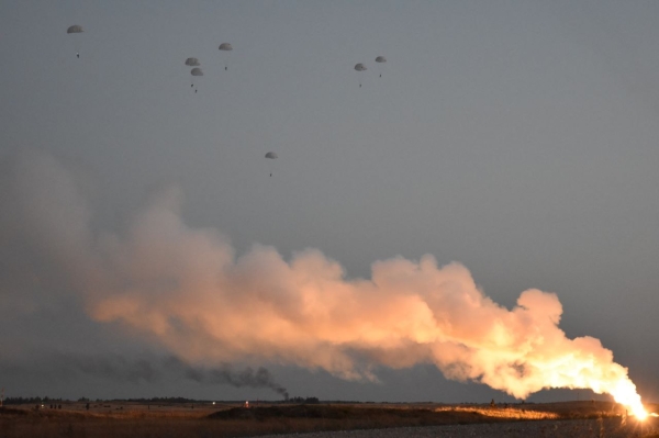 Сегодняшние прыжки из самолета Ил-76МД под Брестом. Смотрите фото Сегодняшние прыжки из самолета Ил-76МД под Брестом. Смотрите фото