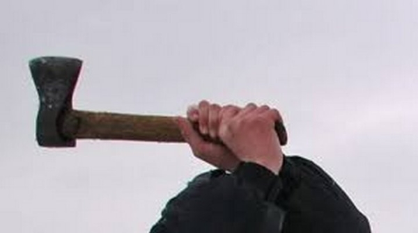 У белорусов могут изъять топоры – за что?