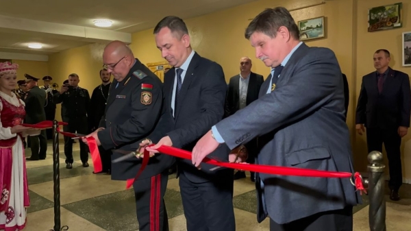 В Бресте состоялось открытие военно-патриотического клуба «Дубровский форт» В Бресте состоялось открытие военно-патриотического клуба «Дубровский форт»