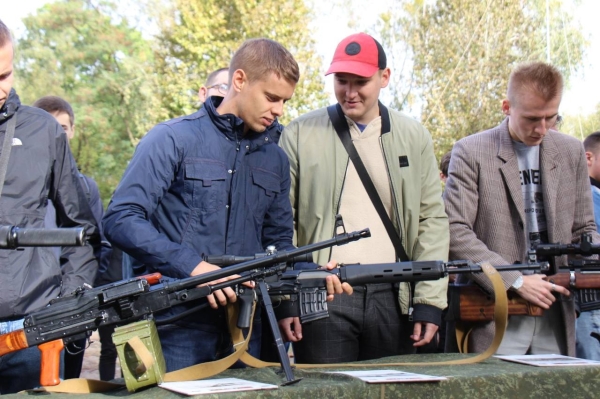 В Бресте в 38-ой отдельной гвардейской десантно-штурмовой бригаде прошел День призывника В Бресте в 38-ой отдельной гвардейской десантно-штурмовой бригаде прошел День призывника