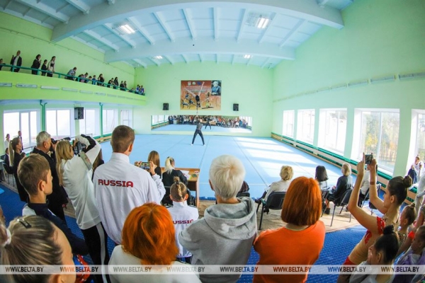 Более 100 спортсменов из Беларуси и России выступают на турнире по спортивной акробатике в Бресте Более 100 спортсменов из Беларуси и России выступают на турнире по спортивной акробатике в Бресте