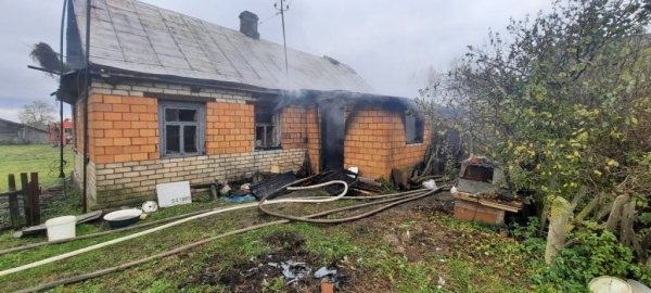 В Каменецком районе произошел пожар. Хозяйка дома госпитализирована