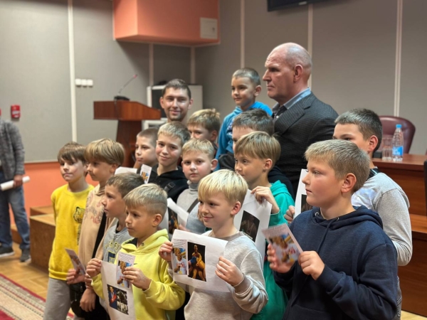 Знаменитый борец Александр Карелин посещает Брест Знаменитый борец Александр Карелин посещает Брест