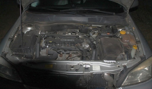 Мужчина из ревности обрезал тормозные шланги в автомобиле «соперника» Мужчина из ревности обрезал тормозные шланги в автомобиле «соперника»