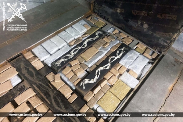 Россиянин пытался ввезти в Беларусь 154 кг гашиша – не вышло Россиянин пытался ввезти в Беларусь 154 кг гашиша – не вышло