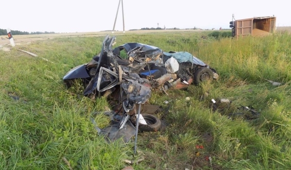 Грузовик столкнулся с легковушкой под Мстиславлем, погибли супруги. Появилось видео жуткого ДТП