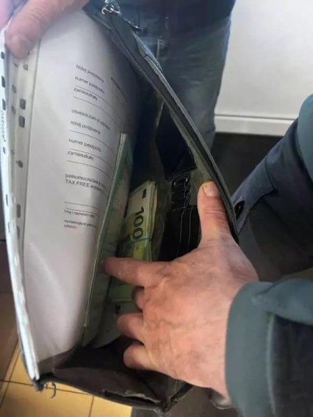 Белорус не задекларировал 18 000 евро и получил проблемы на литовской границе