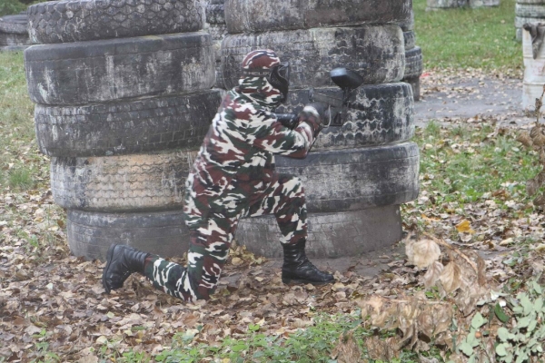 Сотрудники таможенного поста «Козловичи» провели товарищеские игры в пейнтбол