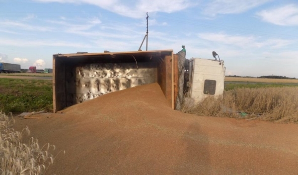 Грузовик столкнулся с легковушкой под Мстиславлем, погибли супруги. Появилось видео жуткого ДТП