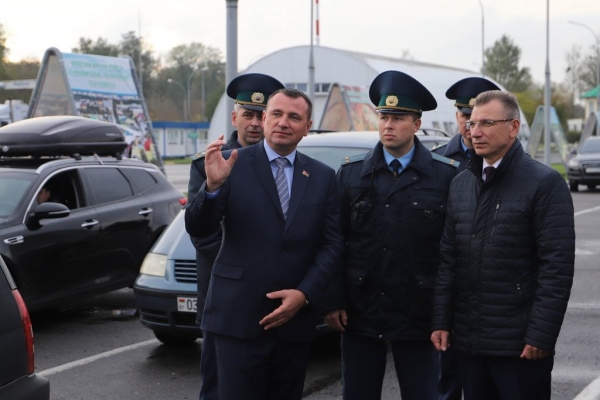 Работу пунктов пропуска «Козловичи» и «Брест» проинспектировал Председатель ГТК Владимир Орловский