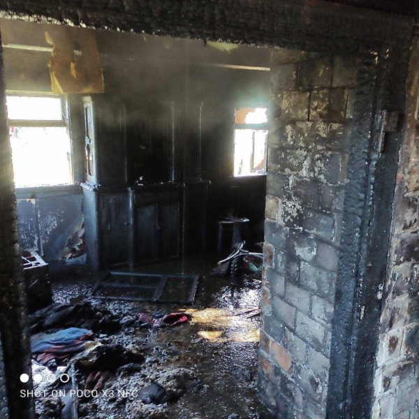 В Жабинковском районе при пожаре в доме сработал АПИ: хозяин вовремя покинул огненную ловушку