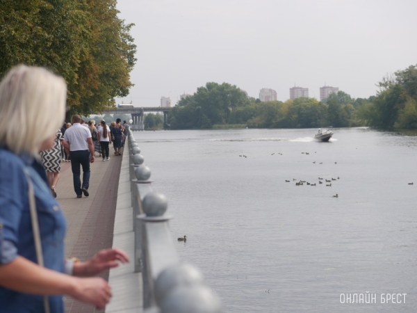 В ноябре белорусов ждут длинные выходные: как будем отдыхать и когда придется отрабатывать В ноябре белорусов ждут длинные выходные: как будем отдыхать и когда придется отрабатывать