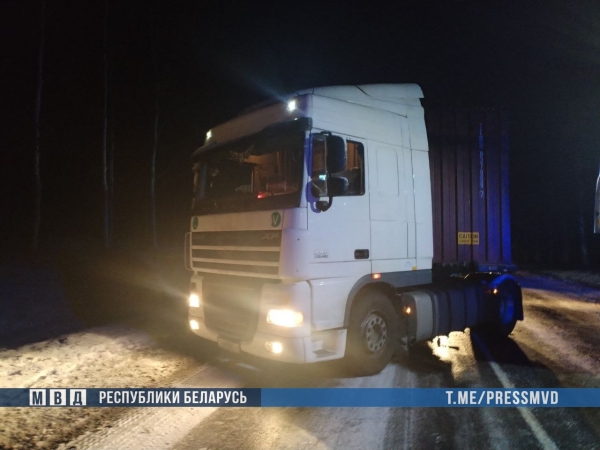 В Беларуси автобус столкнулся с фурой В Беларуси автобус столкнулся с фурой