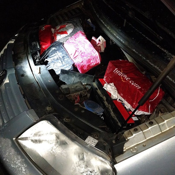 Литовец вез под капотом автомобиля белорусские сигареты. Не доехал Литовец вез под капотом автомобиля белорусские сигареты. Не доехал