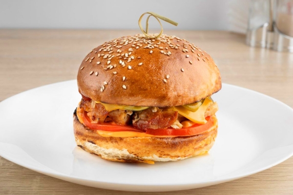 Новый фудтрак «Кебаб на месте» открылся в Задворцах в Бресте! Бизнес-ланчи, шаурма, бургеры, фри, гонконгские вафли и многое другое Новый фудтрак «Кебаб на месте» открылся в Задворцах в Бресте! Бизнес-ланчи, шаурма, бургеры, фри, гонконгские вафли и многое другое