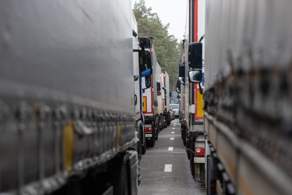 «Ругань здесь обычное дело!» Репортаж с белорусско-литовской границы, где очередь растянулась на неделю «Ругань здесь обычное дело!» Репортаж с белорусско-литовской границы, где очередь растянулась на неделю