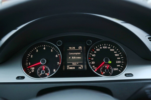 Белорус купил бензиновый VW Passat (B6) за $6 800. Проверили, стоил ли он своих денег Белорус купил бензиновый VW Passat (B6) за $6 800. Проверили, стоил ли он своих денег