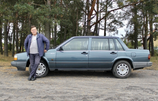 Настоящий «шведский чемодан»! На брестских улицах до сих пор ездит на неубиваемом Volvo 740 GL