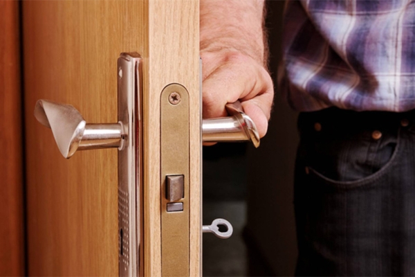 В Испании квартиру белорусов захватили сквоттеры В Испании квартиру белорусов захватили сквоттеры