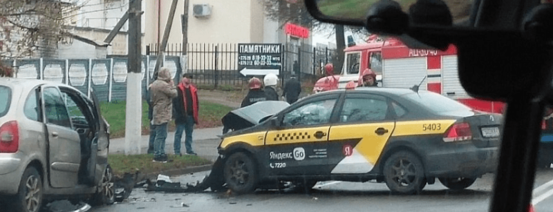 
												На улице Ленинградской в Витебске произошло ДТП с участием Яндекс.Такси
											