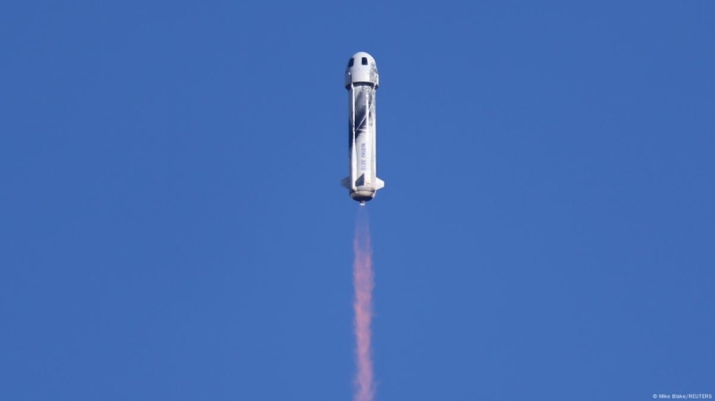 
												В космос — без мужчин: Кэти Перри и невеста Джеффа Безоса слетали в космос на корабле Blue Origin
											