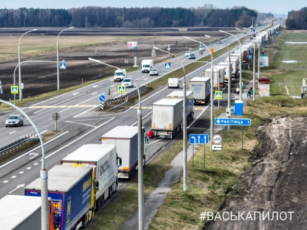 Более 2,2 тыс машин: на границе Беларуси и ЕС образовались большие очереди Более 2,2 тыс машин: на границе Беларуси и ЕС образовались большие очереди