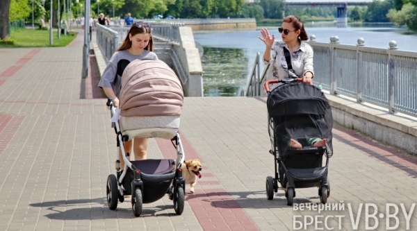 Прогулка по Набережной Бреста. Фоторепортаж