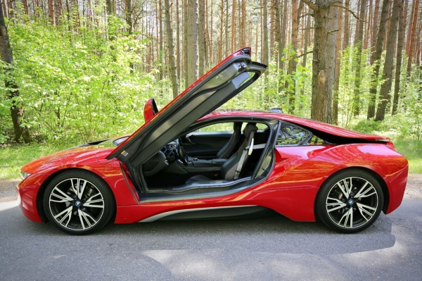 22-летний парень из Жодино купил BMW i8 за $100 тысяч — доволен? 22-летний парень из Жодино купил BMW i8 за $100 тысяч — доволен?