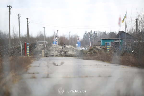 Журналисты иностранных СМИ побывали на границе с Украиной