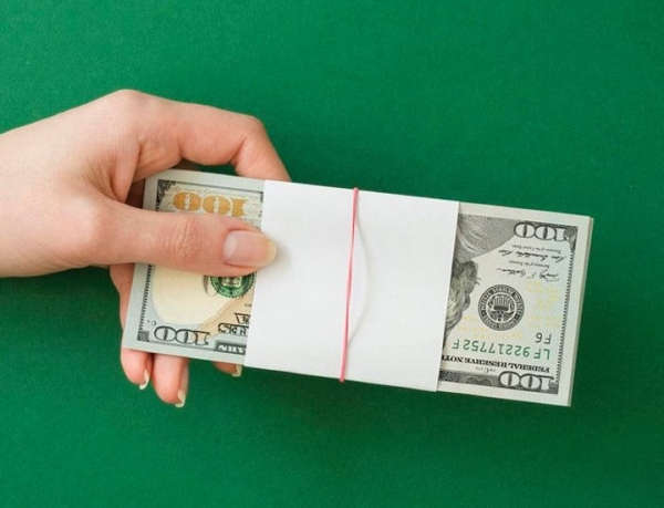 МНС рассказало, в каком случае не нужно платить налог с денежных переводов из-за границы