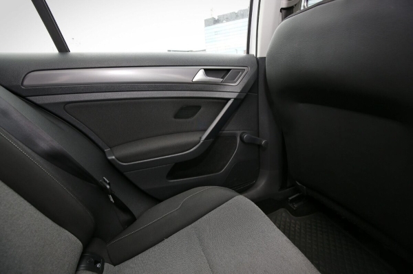 Белорус купил «непроходной» VW Golf, но выставил его на продажу. Чем не понравился 1,2-литровый хетчбэк? Белорус купил «непроходной» VW Golf, но выставил его на продажу. Чем не понравился 1,2-литровый хетчбэк?