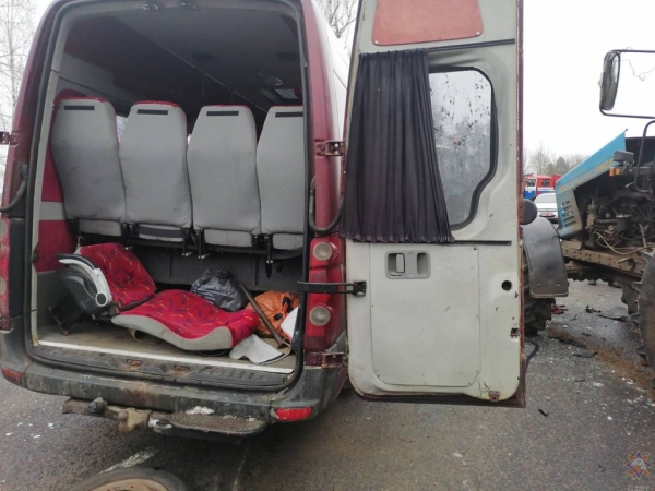 Маршрутка с пассажирами попала в аварию под Бобруйском Маршрутка с пассажирами попала в аварию под Бобруйском