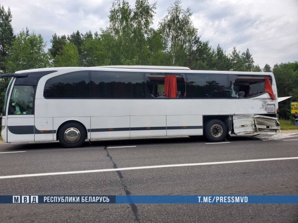 В Пинском районе столкнулись два автобуса В Пинском районе столкнулись два автобуса