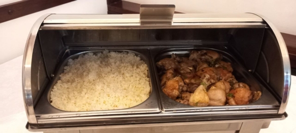 Нагрянули на обед в ресторан гостиницы «Интурист» и посмотрели, чем кормят участников II Игр стран СНГ