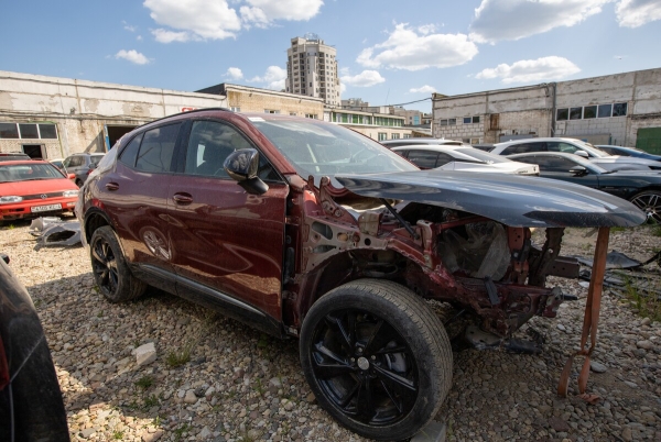 «Теперь только на запчасти». Белорус купил в Америке «биток», но восстановить его не смог