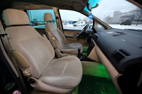 «Если отвезти машину на детейлинг, будет совсем лялечка!» Белорус о VW Sharan, который 13 лет находится в одних руках «Если отвезти машину на детейлинг, будет совсем лялечка!» Белорус о VW Sharan, который 13 лет находится в одних руках