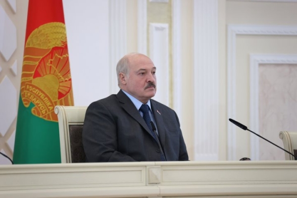 Лукашенко провел переговоры с руководителем ЧВК «Вагнер» Пригожиным Лукашенко провел переговоры с руководителем ЧВК «Вагнер» Пригожиным