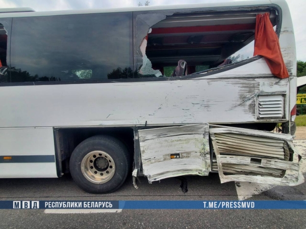 В Пинском районе столкнулись два автобуса В Пинском районе столкнулись два автобуса