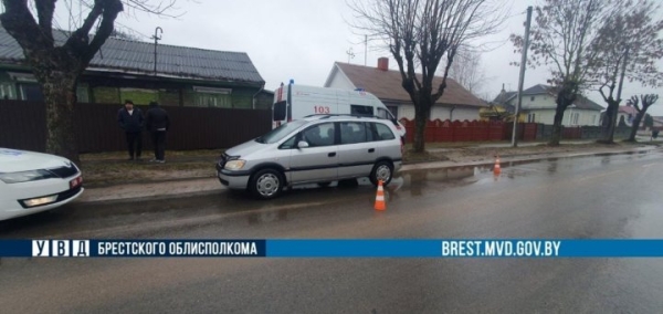 Машина сбила женщину в Брестской области, пересекавшую проезжу часть на зеленый свет Машина сбила женщину в Брестской области, пересекавшую проезжу часть на зеленый свет