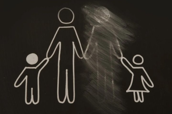 Суд лишил белоруску родительских прав